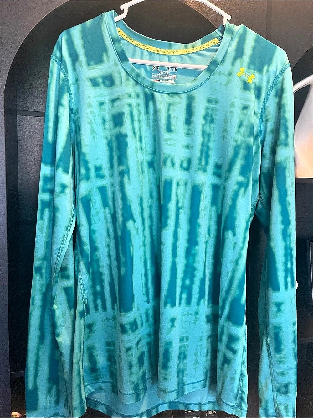 Women’s Under Armour HeatGear Abstract Long Sleeve Shirt Blue & Green Size XL Li